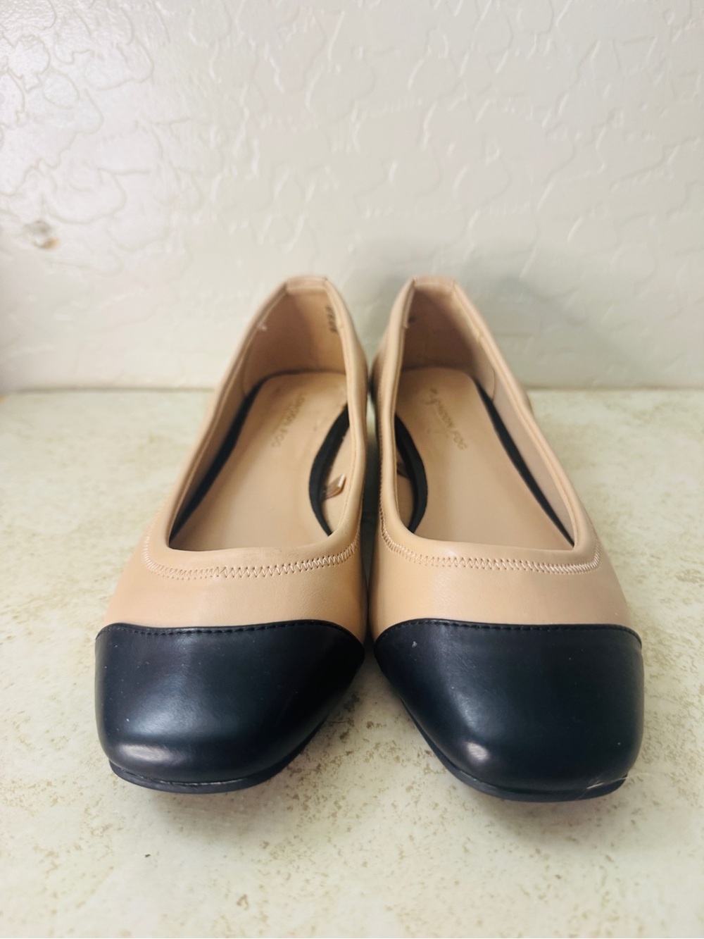 London Fog Two-Tone Nude and Black Cap-Toe Ballet Flats